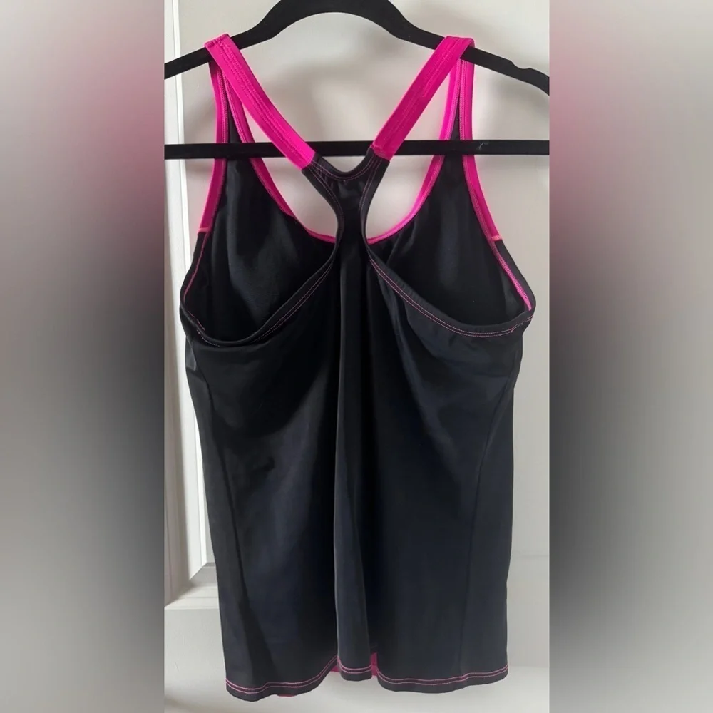 Nike Fuchsia and Black Sports Tank Size Medium